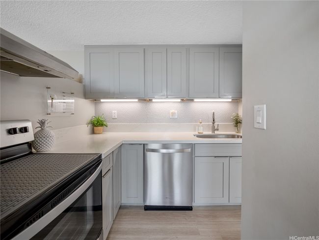 Remodeled kitchen. Clean and new & oh so pretty!!! | Image 10