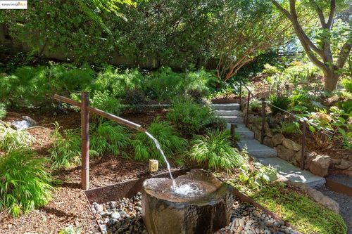 369 Hampton Rd, Piedmont, CA, 94611-3525 | Card Image