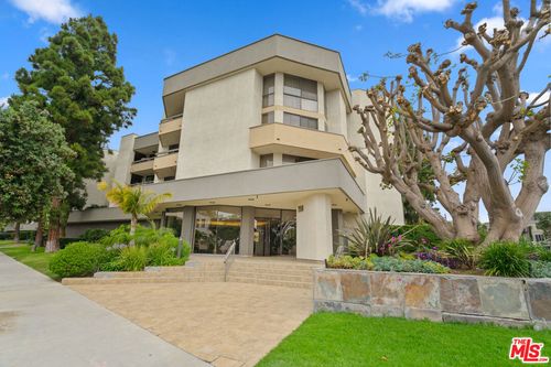 305-750 S Spaulding Ave, Los Angeles, CA, 90036-4564 | Card Image