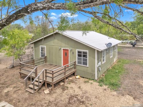 1502 16th St, Hondo, TX, 78861-1711 | Card Image