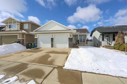 18 Traptow Close, Red Deer, AB, T4P0N5 | Card Image