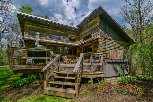 7047 Brown Rd, Athens, OH, 45701 | Card Image