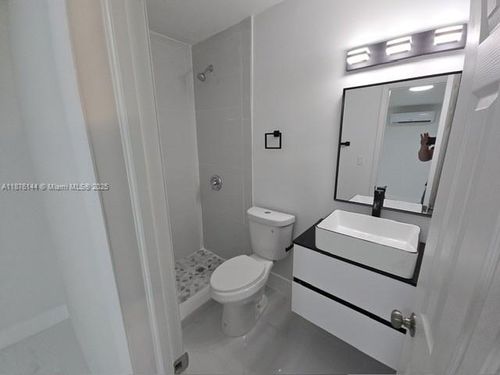 15725-15725 Sw 297th Ter, Homestead, FL, 33033-3432 | Card Image