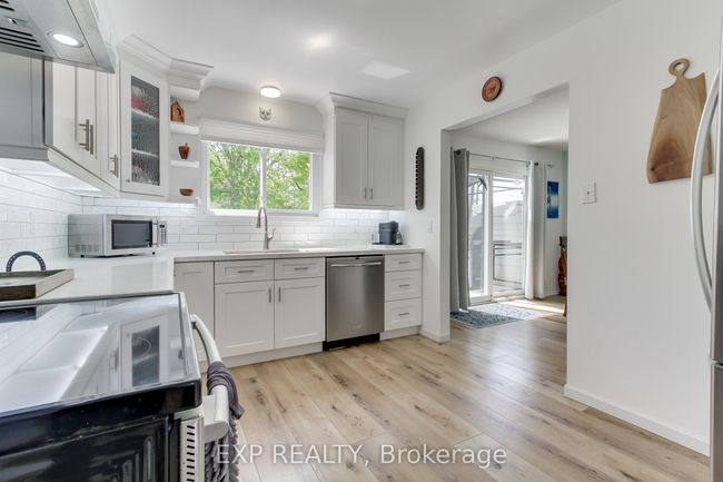 267 Cedarholme Ave, House other with 3 bedrooms, 3 bathrooms and 4 parking in Keswick ON | Image 9