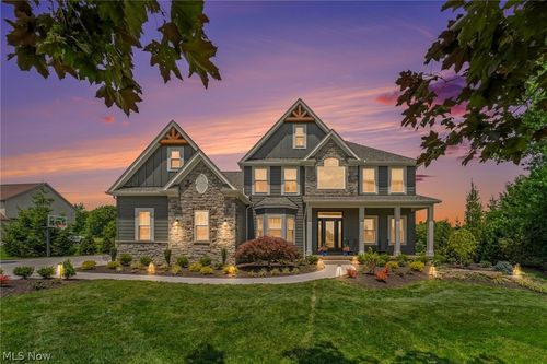 11780 Ascot Ln, Chagrin Falls, OH, 44023-9317 | Card Image