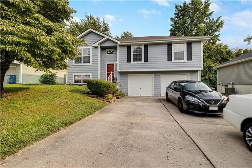 14805 E Nickell Ave, Independence, MO, 64050-1352 | Card Image