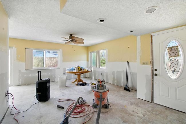 APT-4 - 1671 Cape Ann Ave Ne, Condo with 2 bedrooms, 2 bathrooms and null parking in St Petersburg FL | Image 7