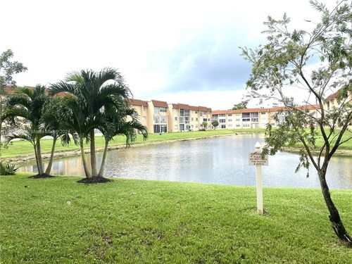 204-8901 Sunrise Lakes Blvd, Sunrise, FL, 33322 | Card Image