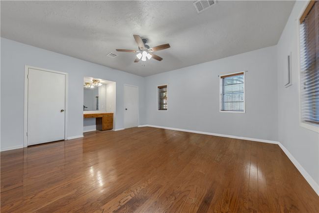 1105 E 30 Th St, House other with 3 bedrooms, 2 bathrooms and null parking in Bryan TX | Image 14
