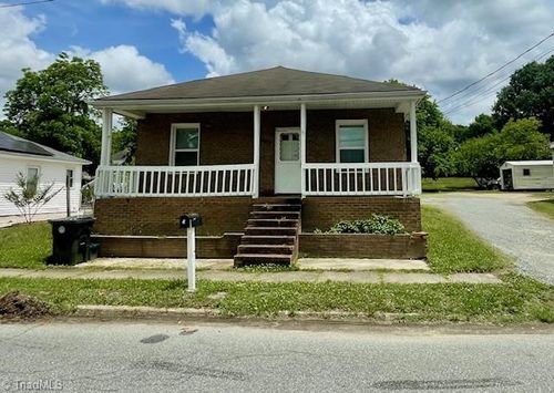 607 Concord Street, Thomasville, NC, 27360 | Card Image