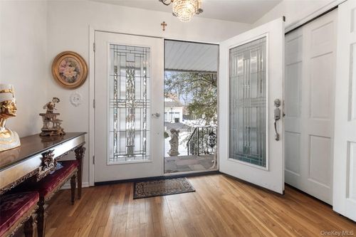 20 Old Farm Rd, Scarsdale, NY, 10583-6516 | Card Image