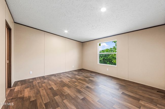 1826 Loop Rd, House other with 3 bedrooms, 2 bathrooms and null parking in La Follette TN | Image 20
