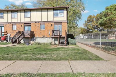 View of front of home featuring a front lawn | Image 3