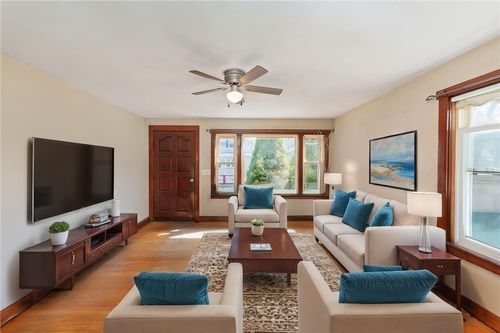 75 Northup St, Warwick, RI, 02889-9218 | Card Image