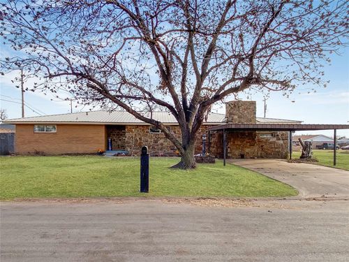 207 Spurlin Dr, Sayre, OK, 73662-1174 | Card Image