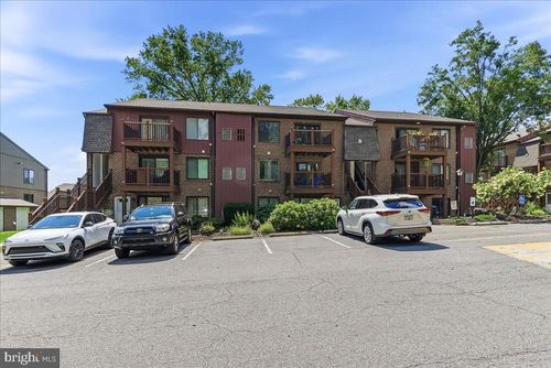 b-22-5200 Hilltop Dr, BROOKHAVEN, PA, 19015-1273 | Card Image