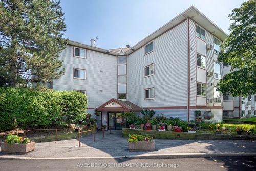 323-318 Lorry Greenberg Dr, Ottawa, ON, K1T2R5 | Card Image