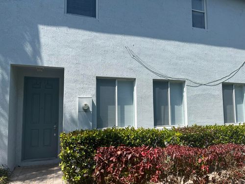 3231 Laurel Ridge Cir, Riviera Beach, FL, 33404-1842 | Card Image