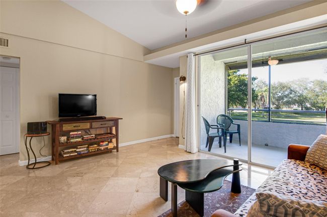APT-21204 - 821 Lyons Rd, Condo with 2 bedrooms, 2 bathrooms and null parking in Coconut Creek FL | Image 12