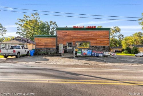 1215 Oakley Park Rd, Commerce Twp, MI, 48390-1290 | Card Image