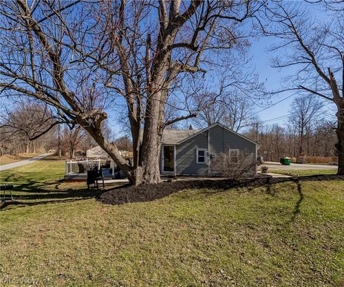 2745 Rockefeller Rd, Willoughby Hills, OH, 44092-1443 | Card Image