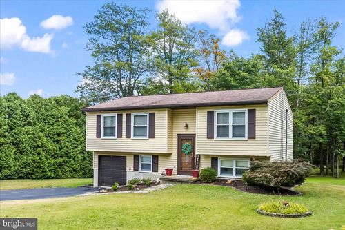 111 Saint George Dr, DILLSBURG, PA, 17019-9458 | Card Image