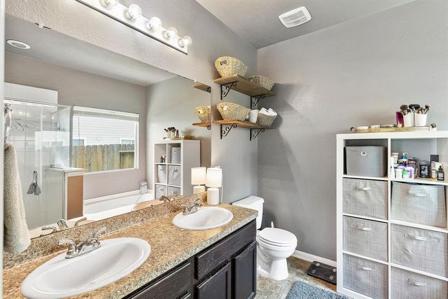 454 Fishhawk Way, House other with 3 bedrooms, 2 bathrooms and 2 parking in Crosby TX | Image 16