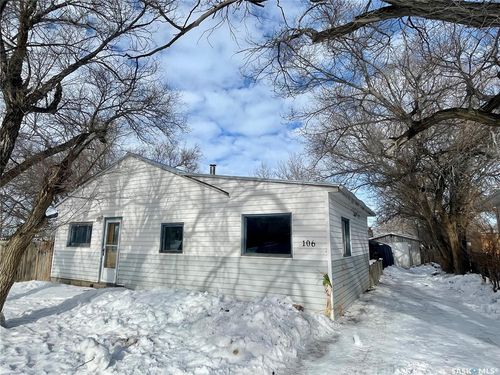 106 2nd Ave, Coleville, SK, S0L1S2 | Card Image