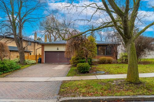 52 Montressor Dr, North York, ON, M2P1Z2 | Card Image