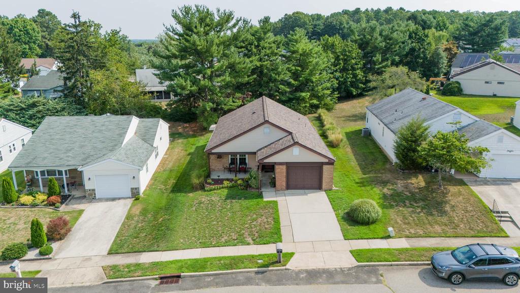 New Castle Dr, Southampton, NJ 08088