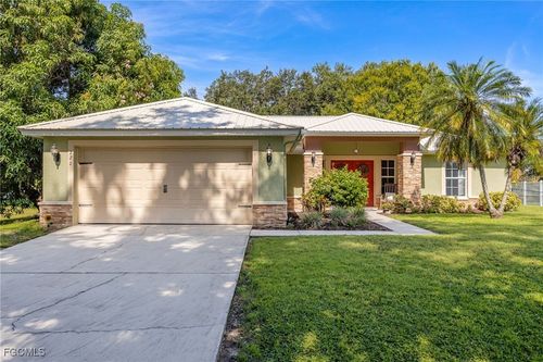 220 Cypress St, Labelle, FL, 33935-5014 | Card Image