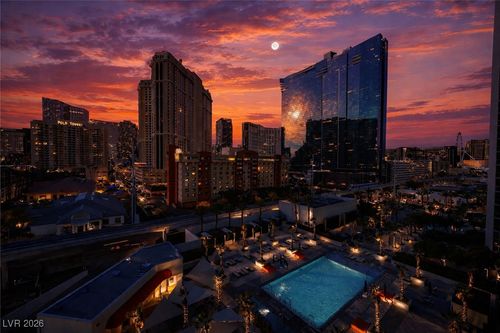 315-135 E Harmon Ave, Las Vegas, NV, 89109-4503 | Card Image