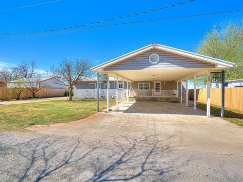 218 Meadowlark Ln, Fort Cobb, OK, 73038-9512 | Card Image