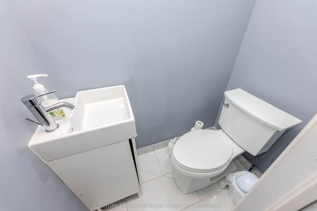 28 Sawmill Rd, House attached with 4 bedrooms, 3 bathrooms and 3 parking in North York ON | Image 17