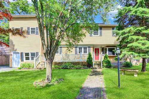 89 Circuit Rd, Bellport, NY, 11713-2335 | Card Image