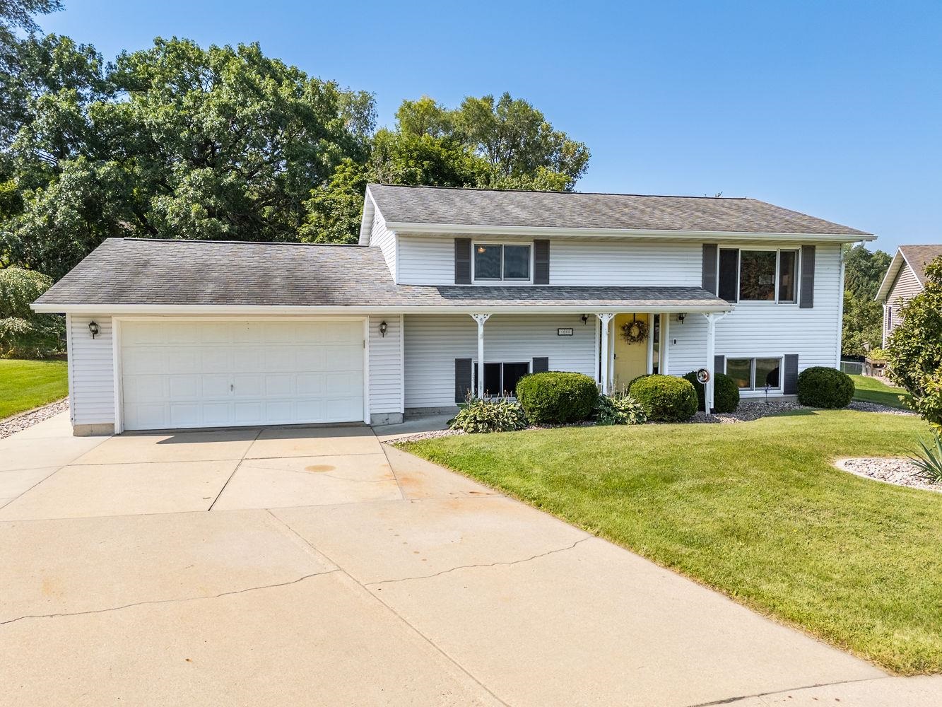 Jessica Ln, Reedsburg, WI 53959