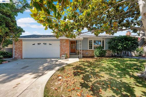 35843 Salvador Ct, Fremont, CA, 94536-4660 | Card Image
