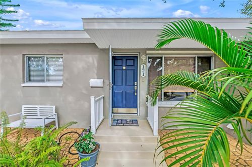 121 43rd Ave N, St Petersburg, FL, 33703-4829 | Card Image