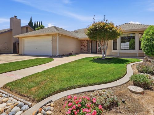 900 Multnomah Dr, Modesto, CA, 95350-5572 | Card Image
