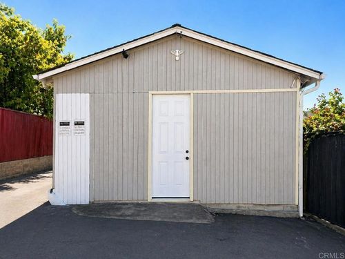 f-208 E Mission Road, Fallbrook, CA, 92028 | Card Image