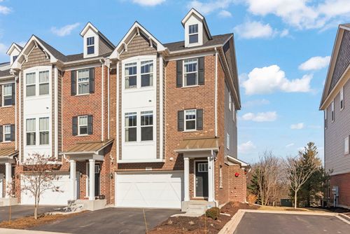 941 Coletta Cir, Naperville, IL, 60563-3616 | Card Image