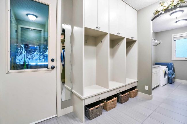 511 Evergreen Circle Sw, House other with 3 bedrooms, 3 bathrooms and 4 parking in Calgary AB | Image 17
