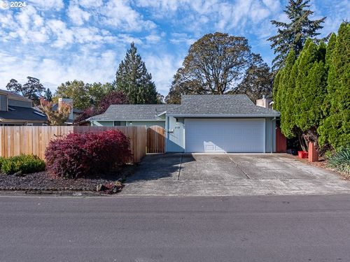 357 Ne Hyde Cir, Hillsboro, OR, 97124 | Card Image