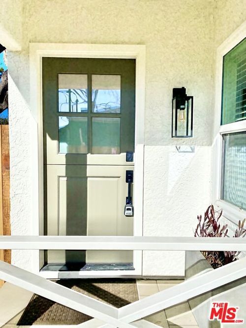 2-5222 5220 Whitsett Avenue, Valley Village, CA, 91607 | Card Image