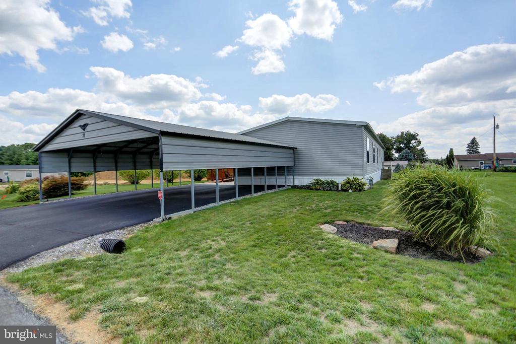 Maizefield Dr, Shippensburg, PA 17257