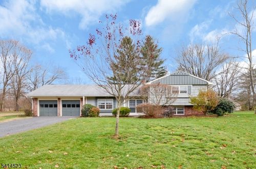 19 Jamestown Rd, BELLE MEAD, NJ, 08502-5224 | Card Image