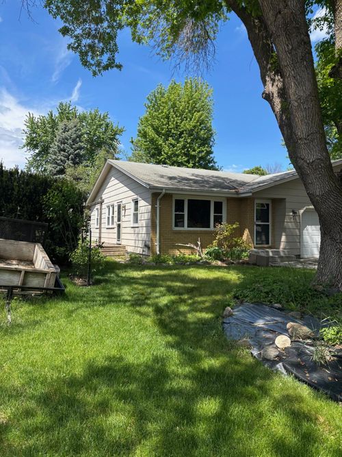 954 Miller Street S, Shakopee, MN, 55379 | Card Image
