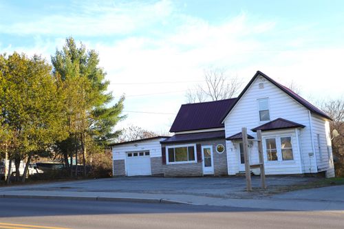 620 E Main St, Newport, VT, 05855-5830 | Card Image