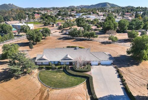 23140 Western Crest Dr, Lake Mathews, CA, 92570-8027 | Card Image