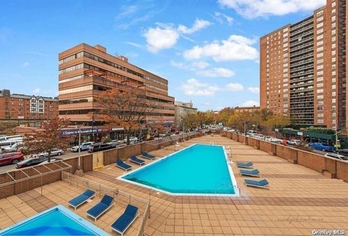 1-y-70-25 Yellowstone Blvd, Forest Hills, NY, 11375-3165 | Card Image